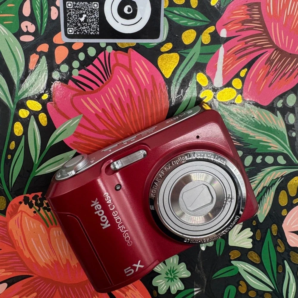 Kodak EasyShare C1450 Digital Camera Red 5x Optical Zoom Bundle Case SD Card